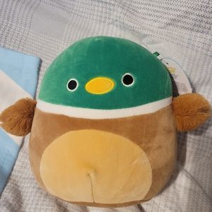 Avery 8inch squishmallow